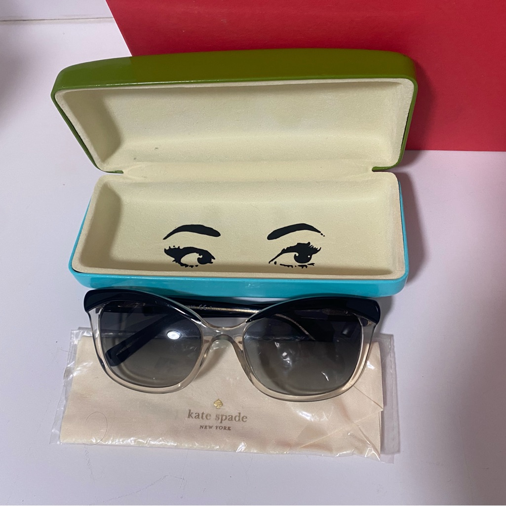 Kate Spade Sunglasses With Case And Polishing Cloth